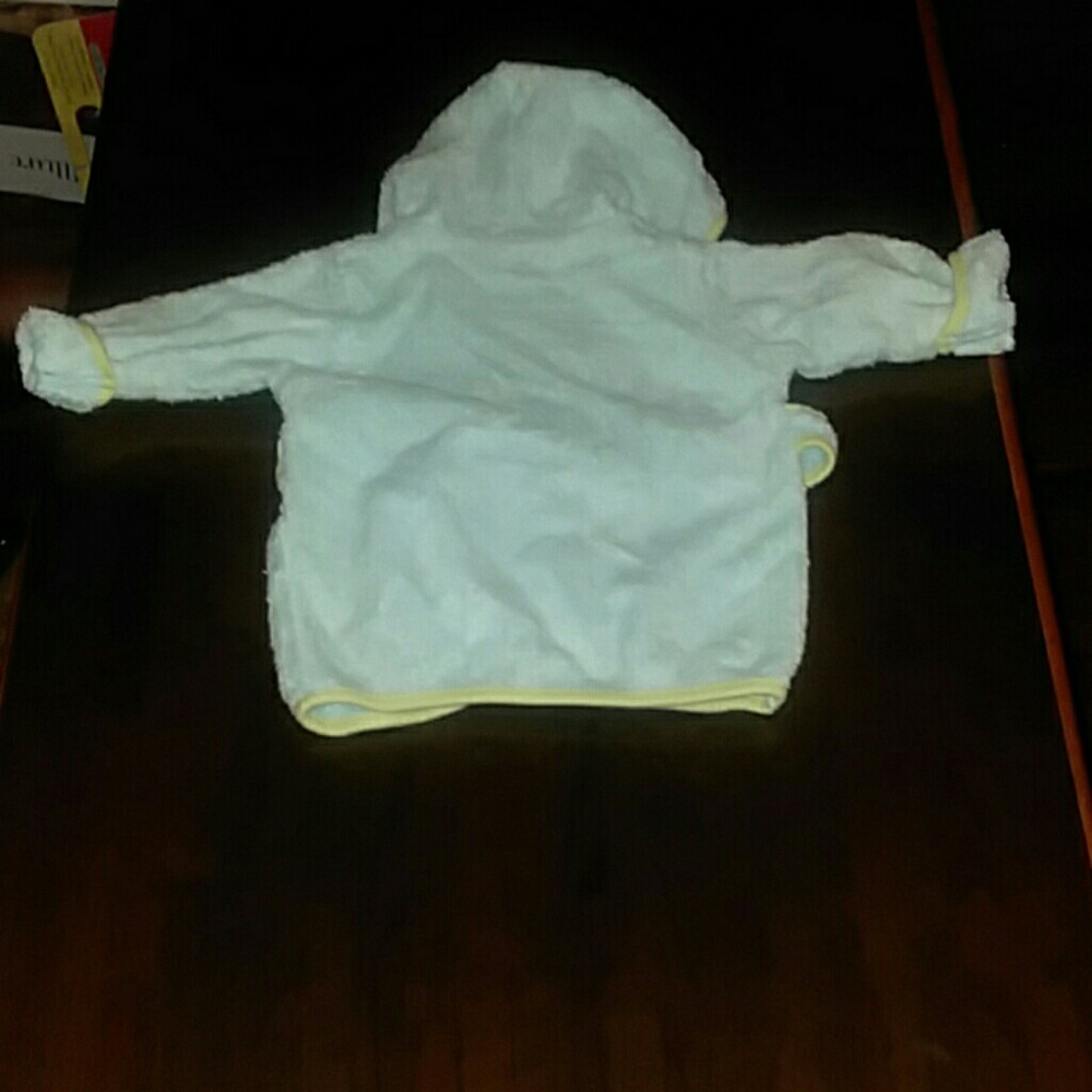 Robe - Picture 2 of 2
